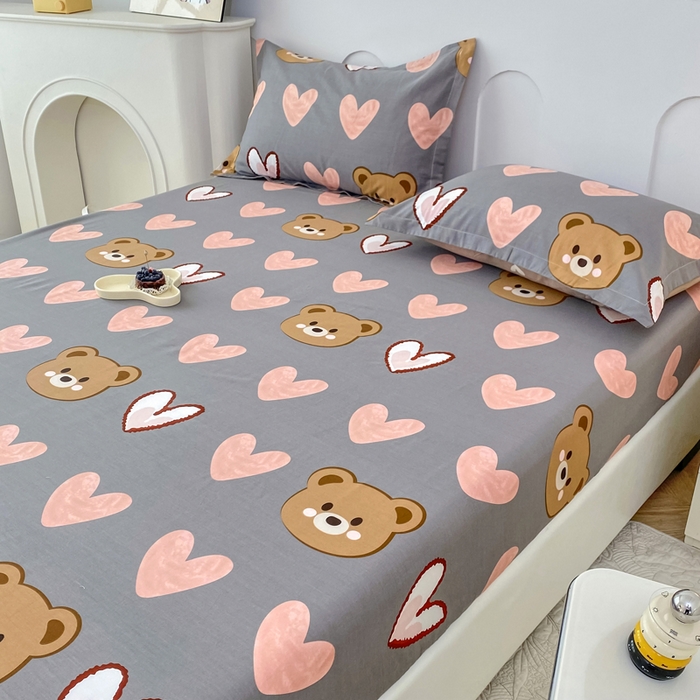 91家纺网 家纺一手货源 找家纺 帛织澜家纺 2025新款喷气12868系列纯棉印花单床笠 多米熊