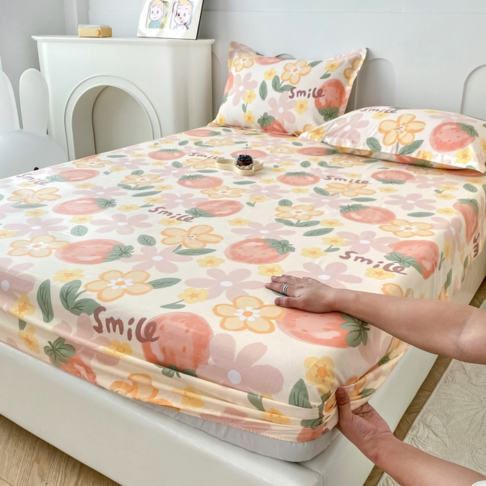 91家纺网 家纺一手货源 找家纺 帛织澜家纺 2026新款喷气12868系列纯棉印花单床笠 草莓物语