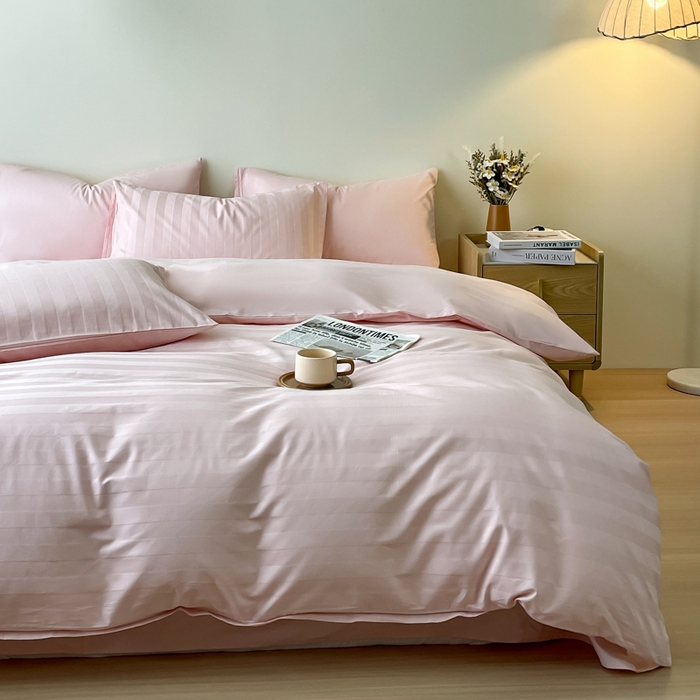 91家纺网 家纺一手货源 找家纺 蓝邻家纺 2024新款全棉60s贡缎提花轻奢四件套系列 杰西-优雅粉