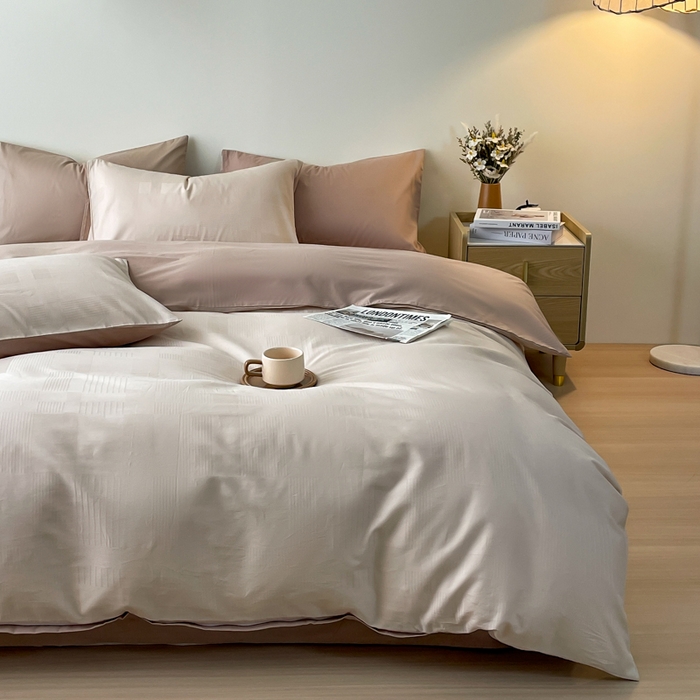 91家纺网 家纺一手货源 找家纺 蓝邻家纺 2024新款全棉60s贡缎提花轻奢四件套系列 迷雾-小麦色