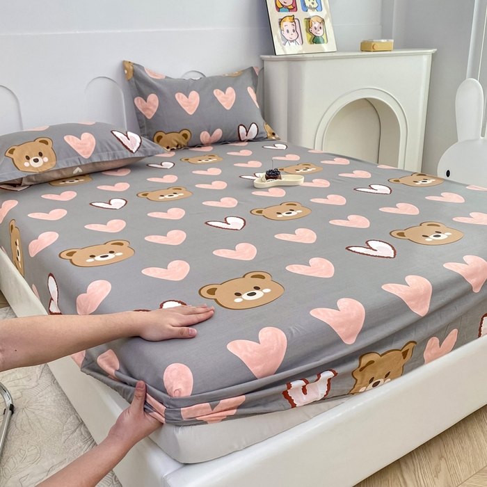 91家纺网 家纺一手货源 找家纺 帛织澜家纺 2025新款喷气12868系列纯棉印花单床笠 多米熊