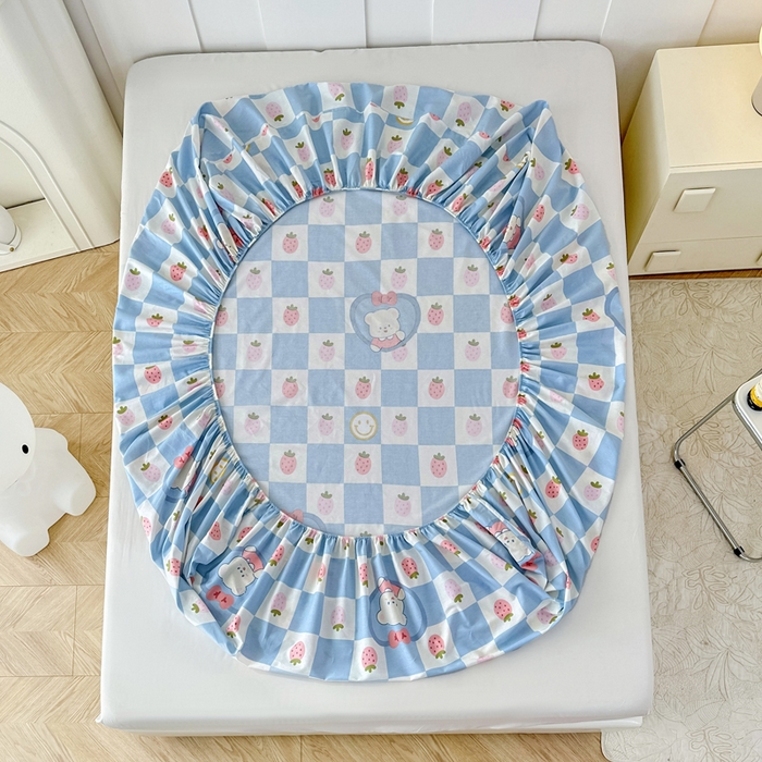 91家纺网 家纺一手货源 找家纺 帛织澜家纺 2026新款喷气12868系列纯棉印花单床笠 草莓小熊