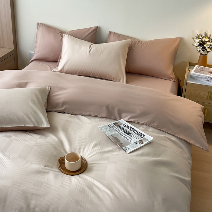 91家纺网 家纺一手货源 找家纺 蓝邻家纺 2024新款全棉60s贡缎提花轻奢四件套系列 迷雾-小麦色