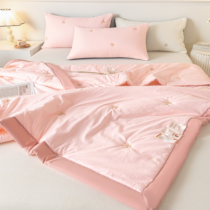 91家纺网 家纺一手货源 找家纺 梦初语 2024新款刺绣小竺棉大豆夏被 蝴蝶结-玉