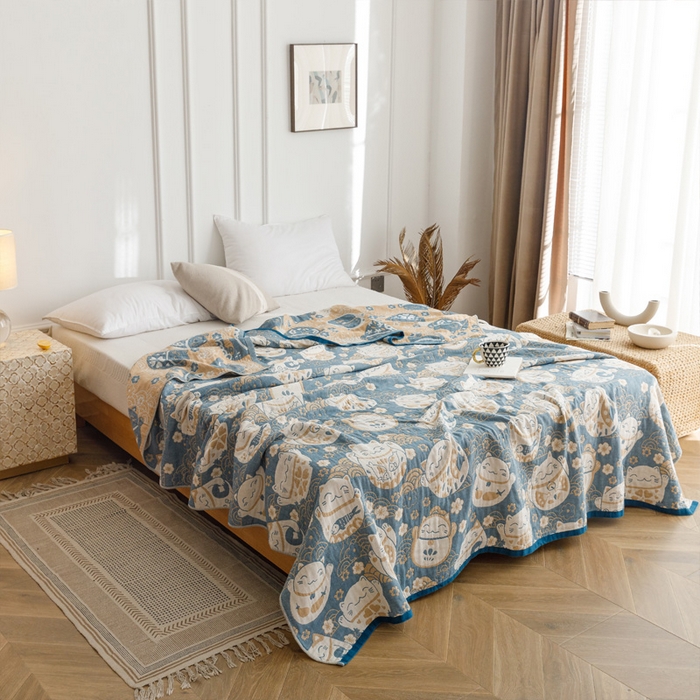 91家纺网 家纺一手货源 找家纺 朴尔家纺-毛巾被 2024新款水洗全棉四层细纱系列毛巾被 招福瞄-蓝毛巾被