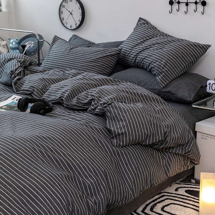 91家纺网 家纺一手货源 找家纺 羋多（原穆琪） 2024新款A类全棉色织水洗棉纯色四件套 灰细条