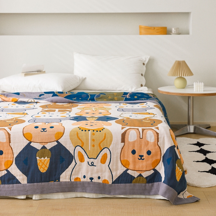 91家纺网 家纺一手货源 找家纺 朴尔家纺-毛巾被 2024新款调皮风宽边加厚透气全棉四层纱布毛巾被 兔兔王国