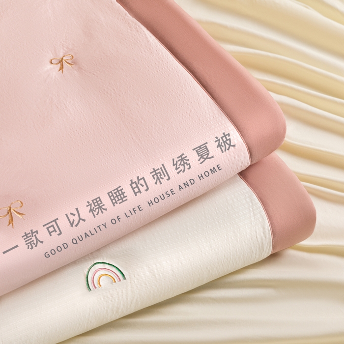 91家纺网 家纺一手货源 找家纺 （总）梦初语 2024新款刺绣小竺棉大豆夏被