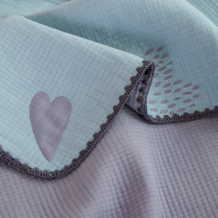 91家纺网 家纺一手货源 找家纺 朴尔家纺-毛巾被 2024新款柔绵绵风贝壳针复合工艺六层纱布毛巾被盖毯 心叶-蓝