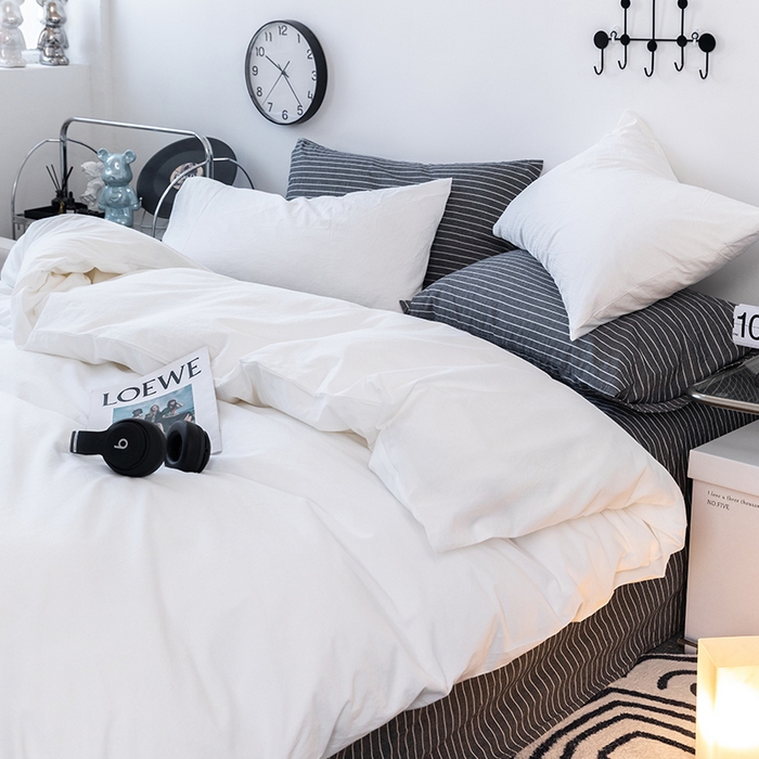 91家纺网 家纺一手货源 找家纺 羋多（原穆琪） 2024新款A类全棉色织水洗棉纯色四件套 雅白混搭灰细条