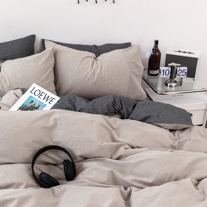 91家纺网 家纺一手货源 找家纺 羋多（原穆琪） 2024新款A类全棉色织水洗棉纯色四件套 浅米拼深灰（双拼）