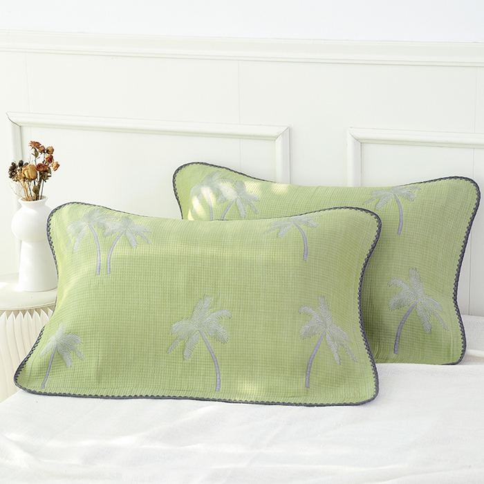 91家纺网 家纺一手货源 找家纺 朴尔家纺-毛巾被 2024新款柔绵绵风贝壳针复合工艺六层纱布枕巾 海岛椰林-绿枕巾