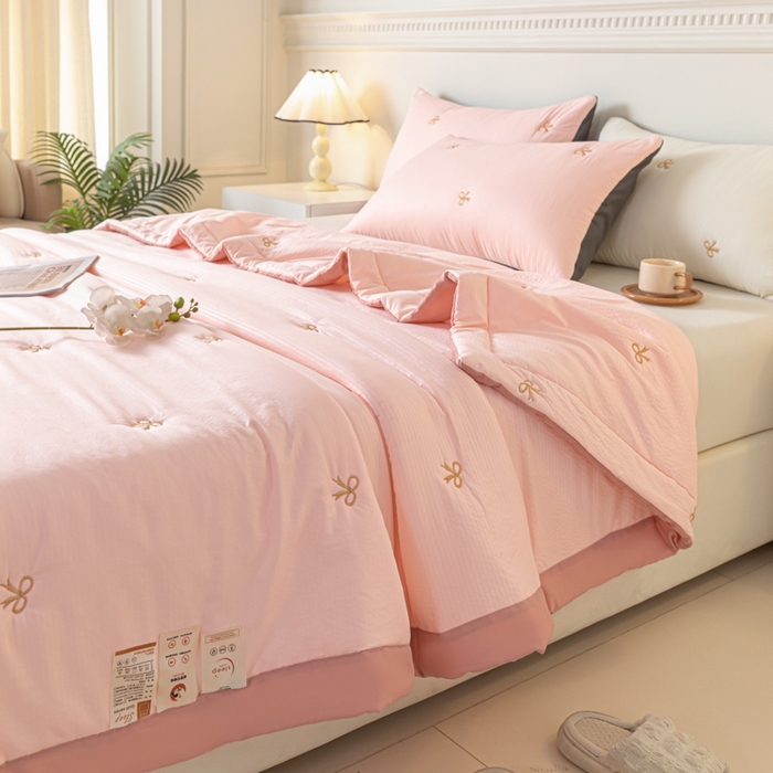 91家纺网 家纺一手货源 找家纺 梦初语 2024新款刺绣小竺棉大豆夏被 蝴蝶结-玉