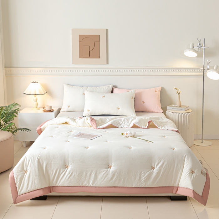 91家纺网 家纺一手货源 找家纺 梦初语 2024新款刺绣小竺棉大豆夏被 蝴蝶结-米