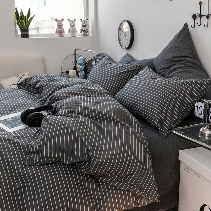 91家纺网 家纺一手货源 找家纺 羋多（原穆琪） 2024新款A类全棉色织水洗棉纯色四件套 灰细条