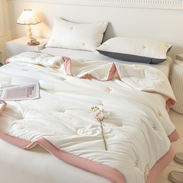 91家纺网 家纺一手货源 找家纺 梦初语 2024新款刺绣小竺棉大豆夏被 蝴蝶结-米