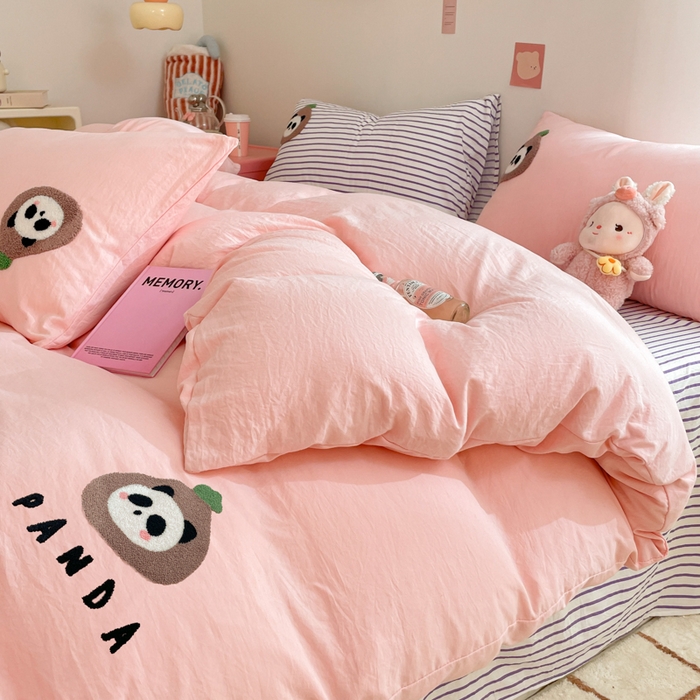 91家纺网 家纺一手货源 找家纺 葡萄家纺 2024款水果熊猫系列云朵水洗棉毛巾绣四件套第二批（提供买家秀） 香芋波波-粉