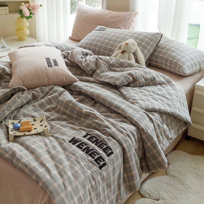 91家纺网 家纺一手货源 找家纺 荔禾家居 2024新款ins混搭博主风全棉色织水洗棉夏被四件组 雾岛