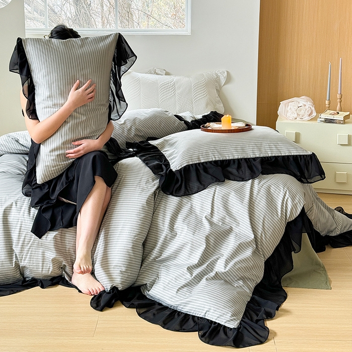 91家纺网 家纺一手货源 找家纺 窝米 2024新款纯棉甜美暗黑风雪纺大花边工艺款四件套 莫妮绿花边款