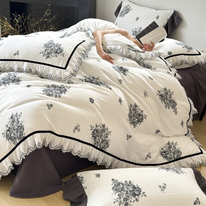 91家纺网 家纺一手货源 找家纺 （总）玛奇朵 2024春夏新品法式浪漫刺绣荷叶边全棉A类双层皱纱-温妮莎