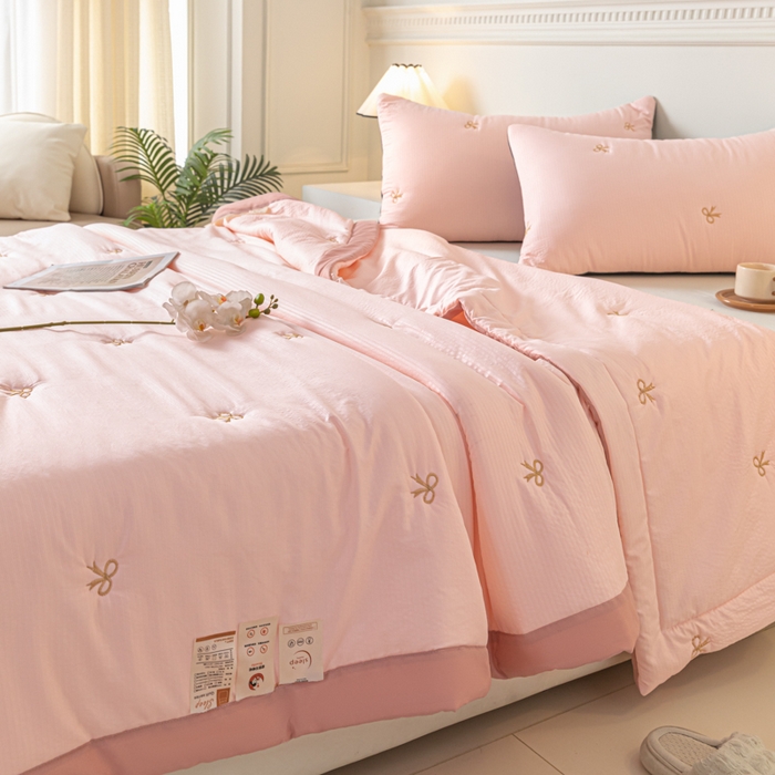 91家纺网 家纺一手货源 找家纺 梦初语 2024新款刺绣小竺棉大豆夏被 蝴蝶结-玉