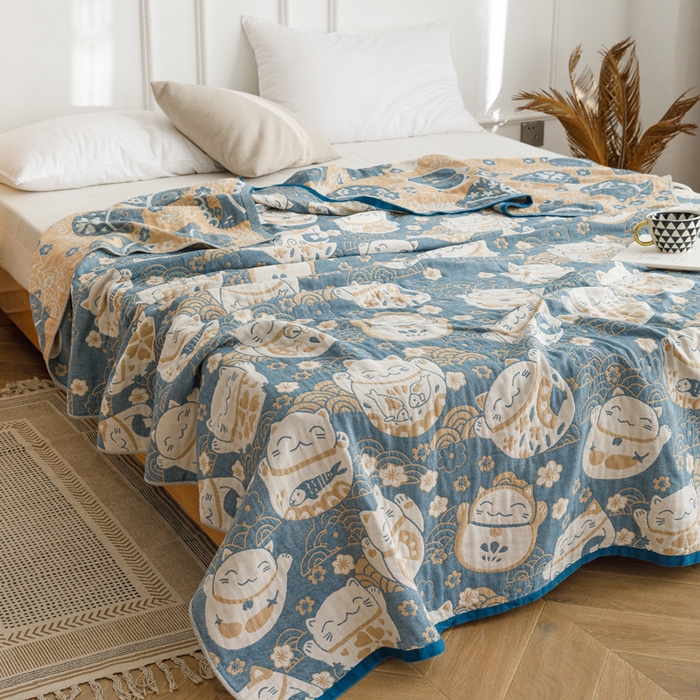 91家纺网 家纺一手货源 找家纺 朴尔家纺-毛巾被 2024新款水洗全棉四层细纱系列毛巾被 招福瞄-蓝毛巾被