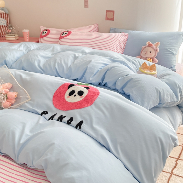 91家纺网 家纺一手货源 找家纺 葡萄家纺 2024款水果熊猫系列云朵水洗棉毛巾绣四件套第二批（提供买家秀） 草莓圣代-蓝