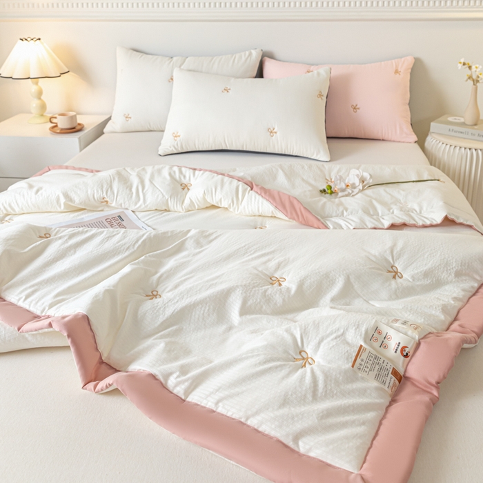 91家纺网 家纺一手货源 找家纺 梦初语 2024新款刺绣小竺棉大豆夏被 蝴蝶结-米