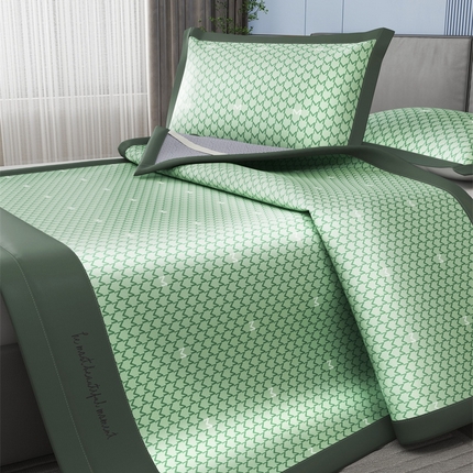 91家纺网 家纺一手货源 找家纺 （总）卡初家居 2024新款轻奢字母M系列刺绣抗菌水洗冰丝席