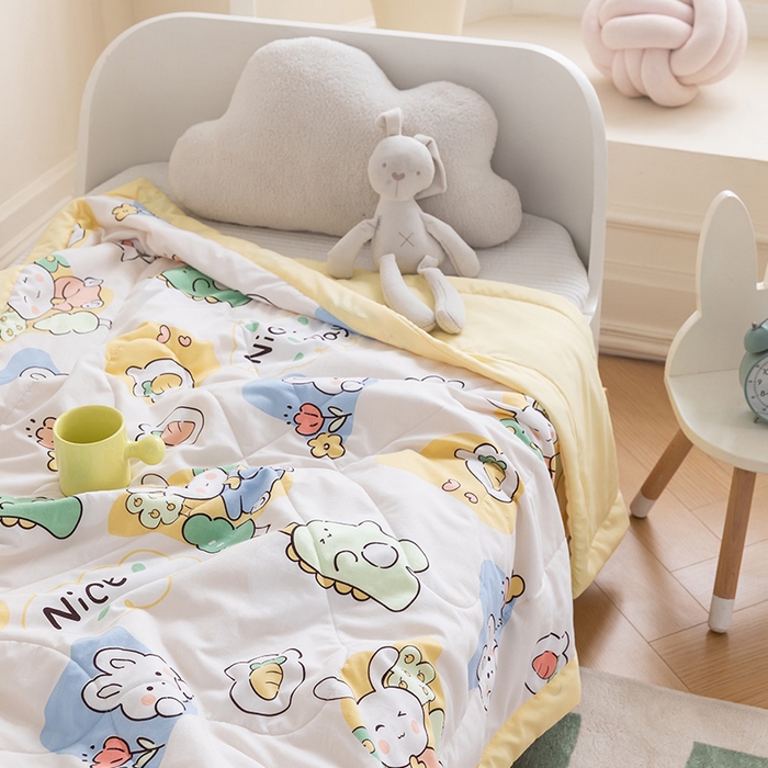91家纺网 家纺一手货源 找家纺 嗨生活 2025新款水洗棉手包边幼儿园儿童夏被（爆款）快乐小兔