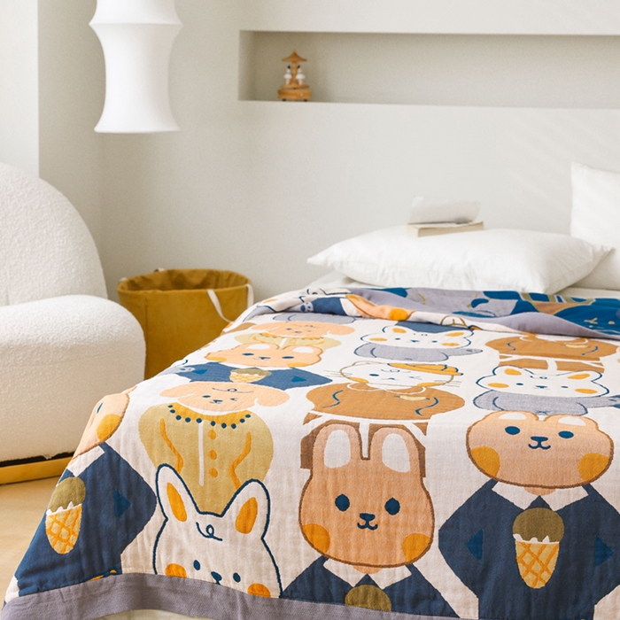 91家纺网 家纺一手货源 找家纺 朴尔家纺-毛巾被 2024新款调皮风宽边加厚透气全棉四层纱布毛巾被 兔兔王国