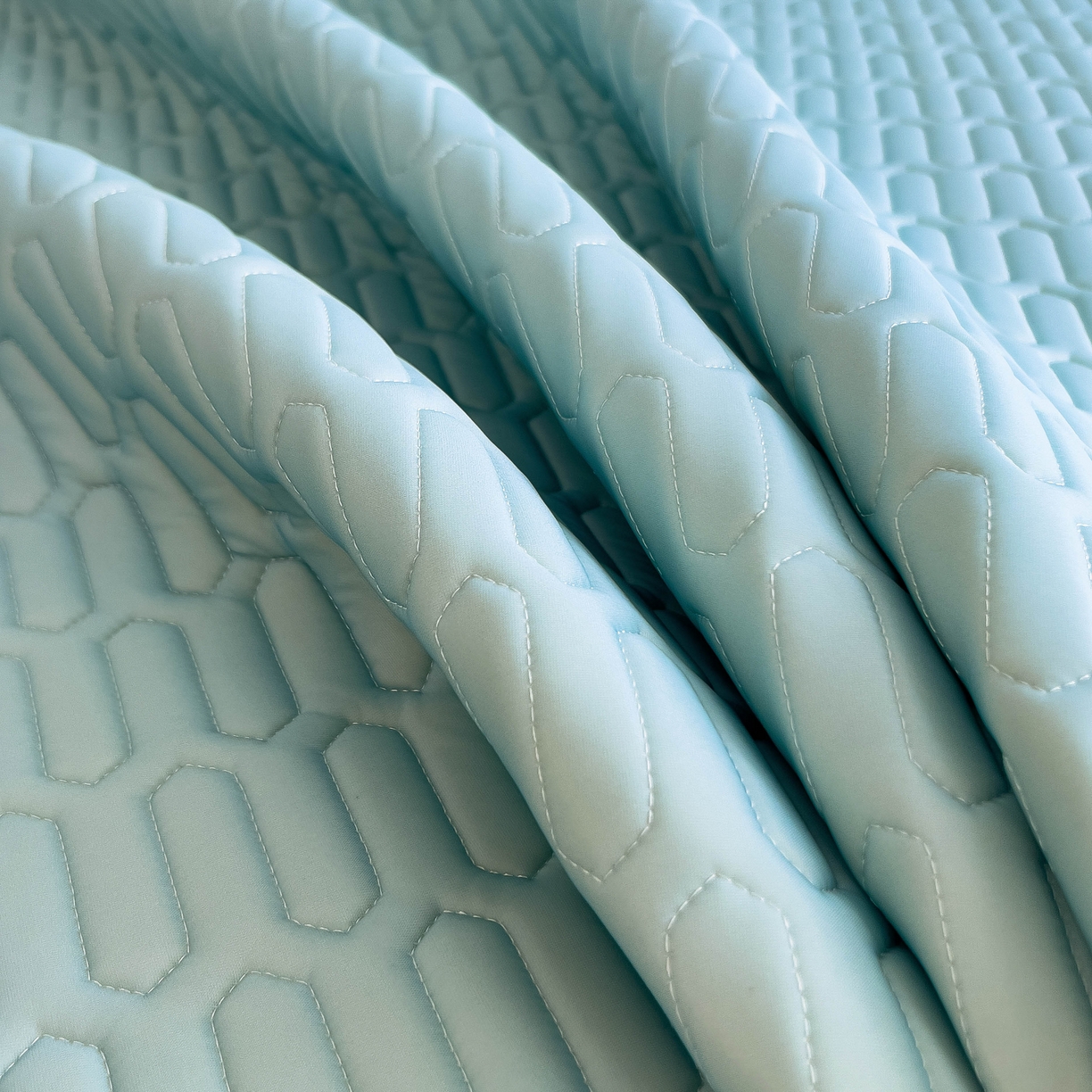 91家纺网 家纺一手货源 找家纺 希廷顿 2024新款加厚凉感丝乳胶凉席三件套 天蓝色