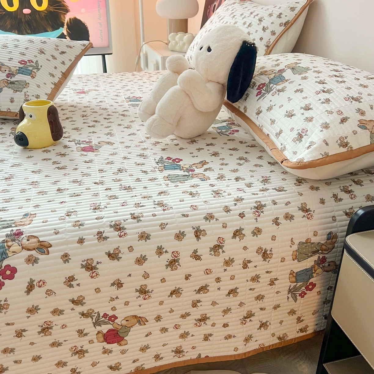 91家纺网 家纺一手货源 找家纺 HL原创 2024新款全棉印花床盖 咖色兔