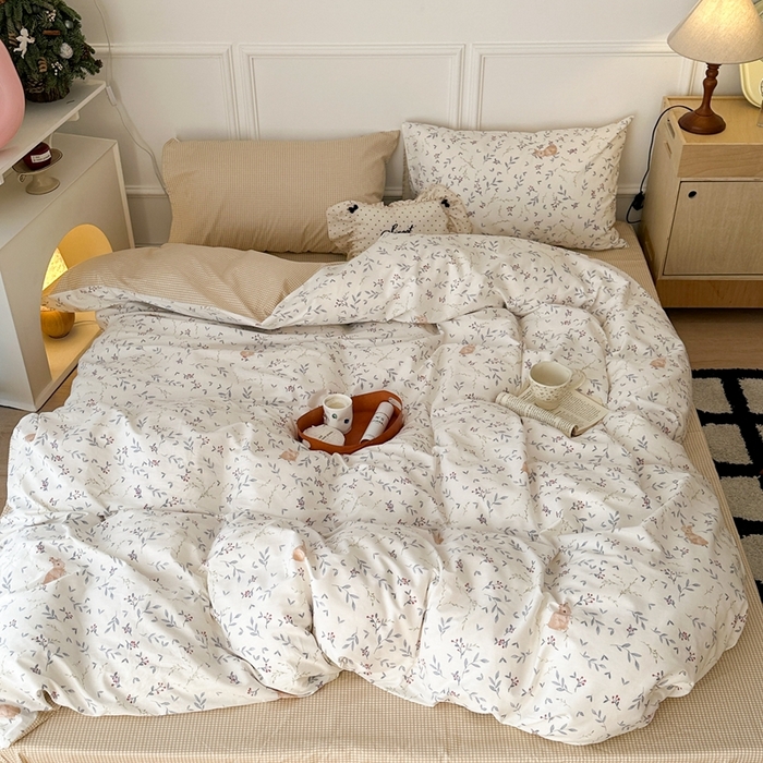 91家纺网 家纺一手货源 找家纺 昔可家纺 2024新款开春小清新花四件套 蓝枝兔兔