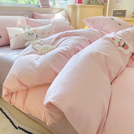 91家纺网 家纺一手货源 找家纺 寐居家纺 2024新款全棉水洗棉毛巾绣色织四件套 萌萌兔-粉