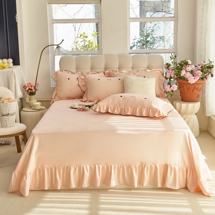 91家纺网 家纺一手货源 找家纺 梦可莱 2024新款亲肤刺绣荷叶边四件套-心灵迷恋 奶油粉