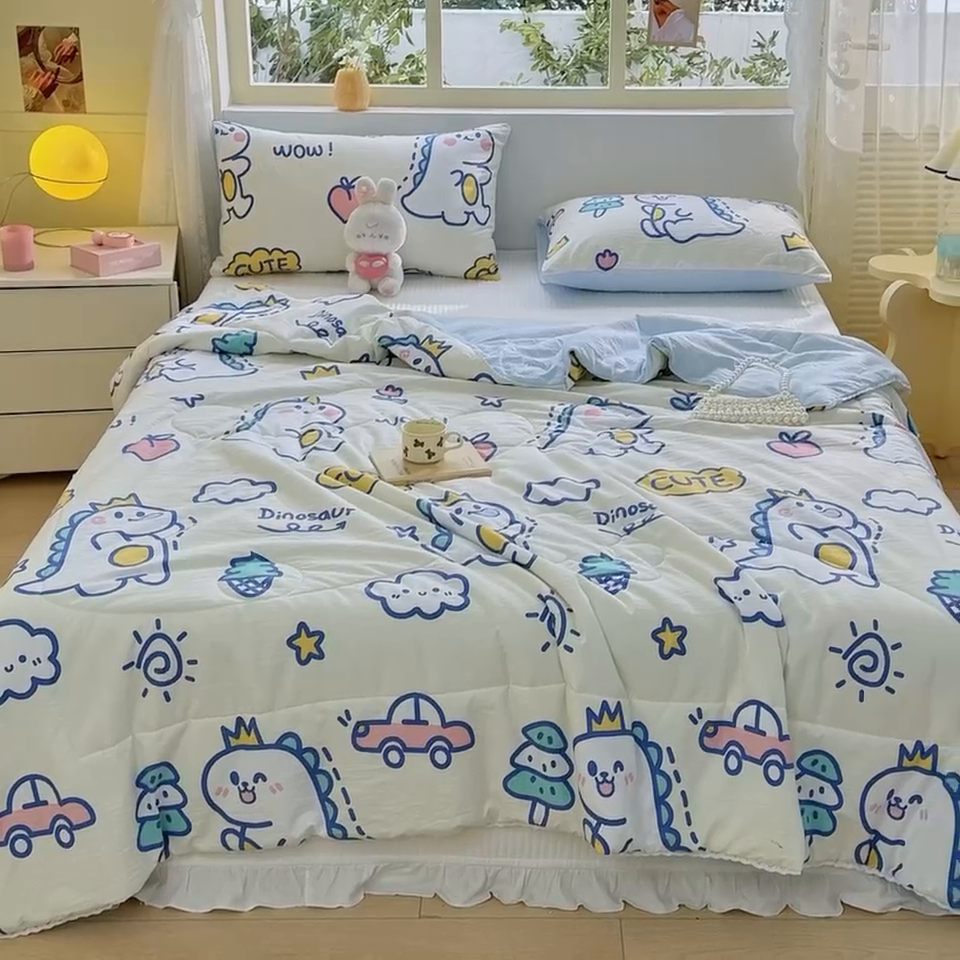 91家纺网 家纺一手货源 找家纺 寐居家纺 2024新款水洗棉小花边夏被 恐龙乐园