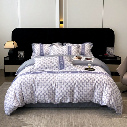 91家纺网 家纺一手货源 找家纺 金牛座 2025新款数码印花轻奢细斜纹丝质垂感四件套 小迪