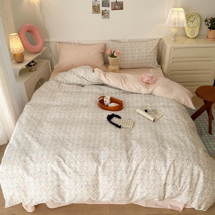 91家纺网 家纺一手货源 找家纺 昔可家纺 2024新款春日小碎花系列四件套 粉紫清新花