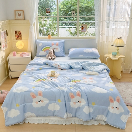 91家纺网 家纺一手货源 找家纺 寐居家纺 2024新款水洗棉小花边夏被 晴天兔