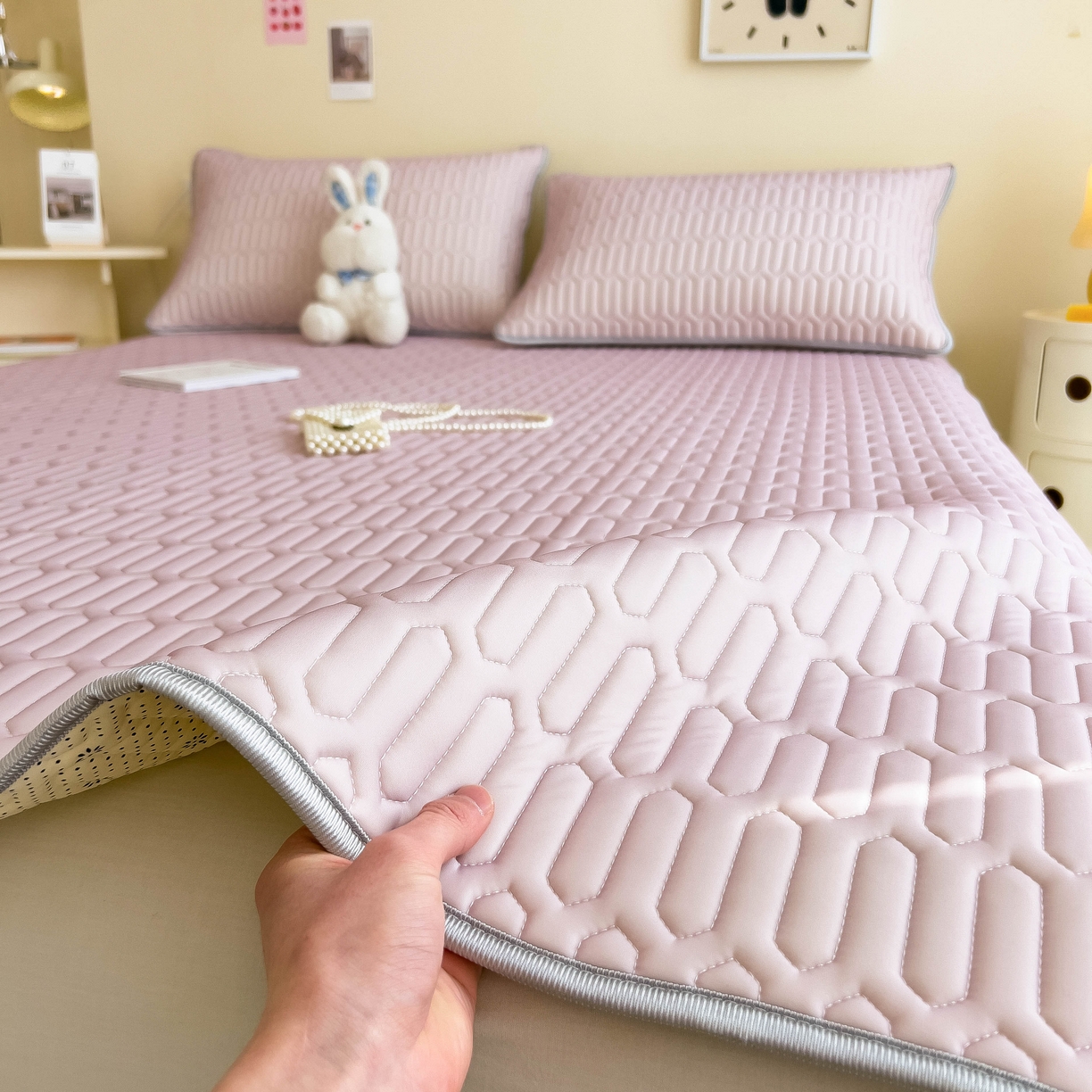 91家纺网 家纺一手货源 找家纺 希廷顿 2024新款加厚凉感丝乳胶凉席三件套 香芋紫