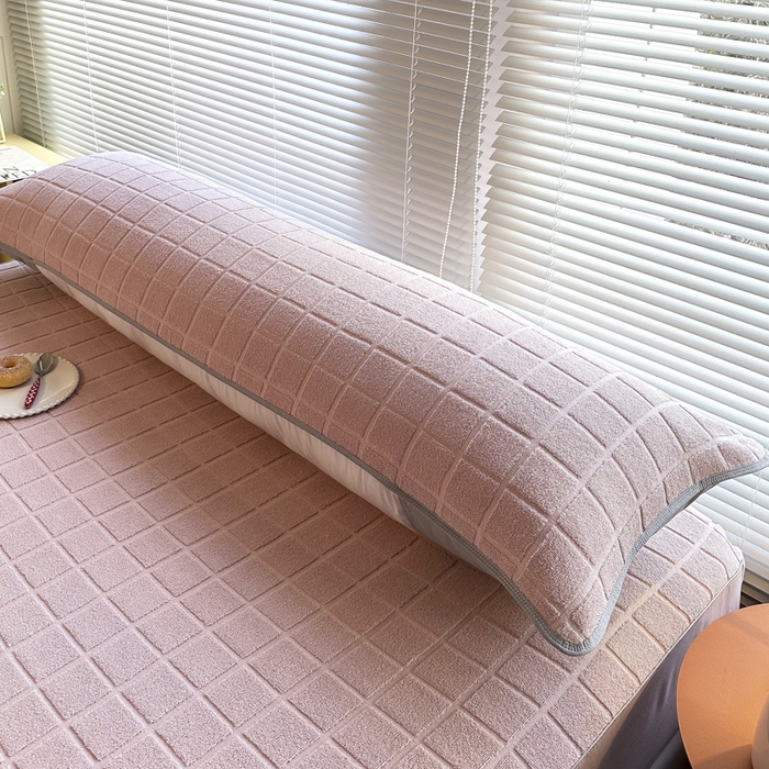 91家纺网 家纺一手货源 找家纺 爱港家纺 2024全棉A类毛巾被 纱布升级款长枕巾 情侣枕巾 枕芯保护套 暖棉.粉