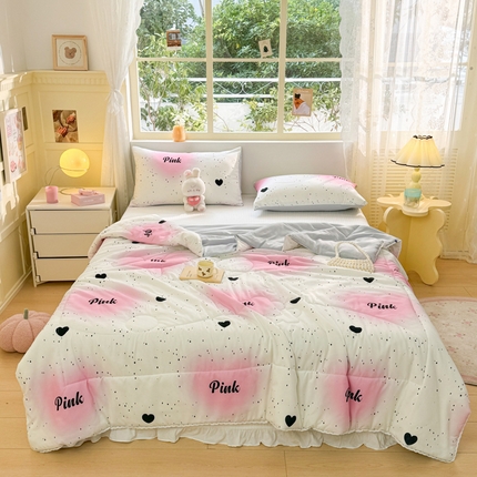 91家纺网 家纺一手货源 找家纺 寐居家纺 2024新款水洗棉小花边夏被 粉色恋人