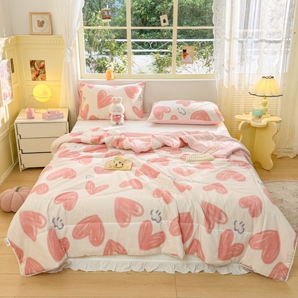 91家纺网 家纺一手货源 找家纺 寐居家纺 2024新款水洗棉小花边夏被 粉爱心