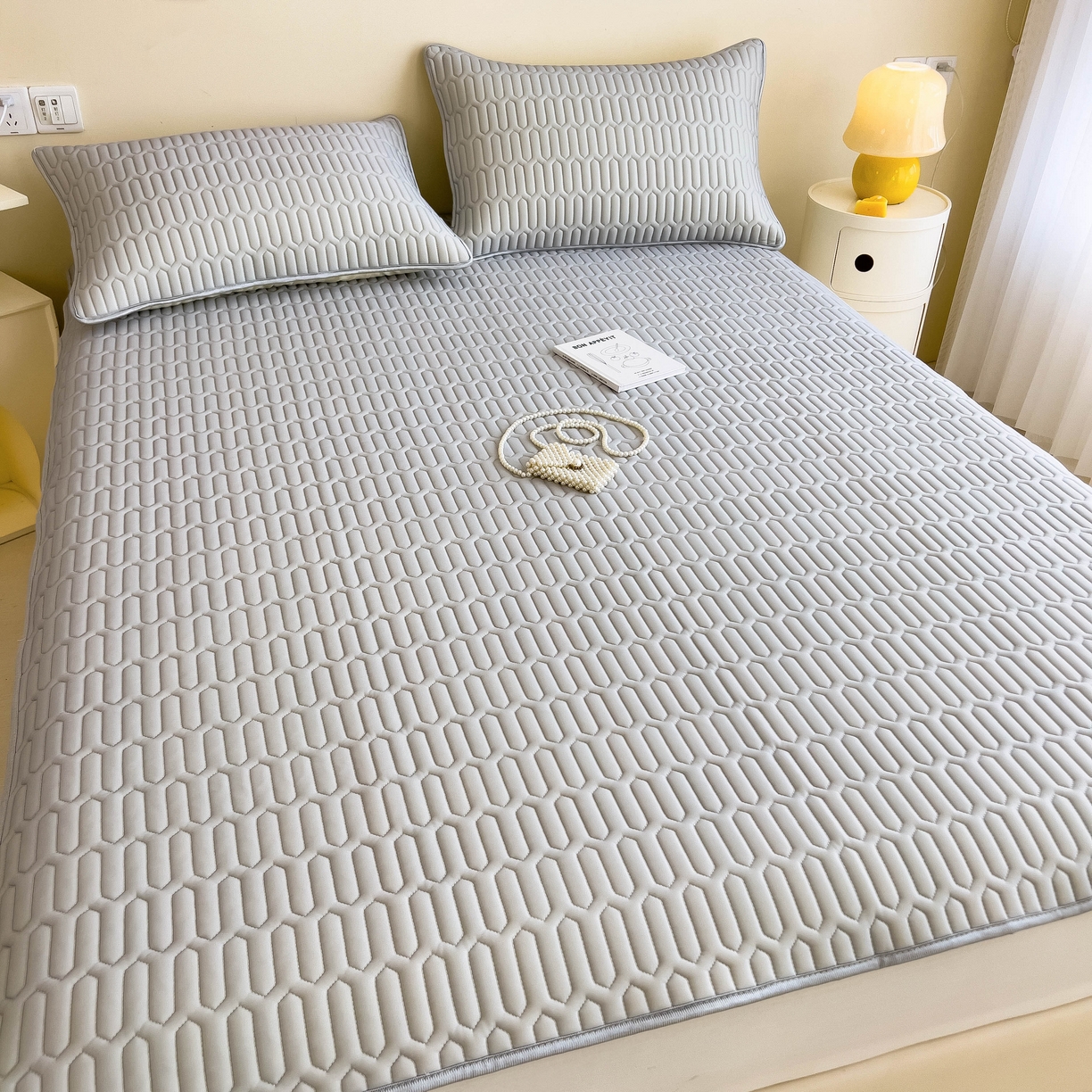 91家纺网 家纺一手货源 找家纺 希廷顿 2024新款加厚凉感丝乳胶凉席三件套 绅士灰