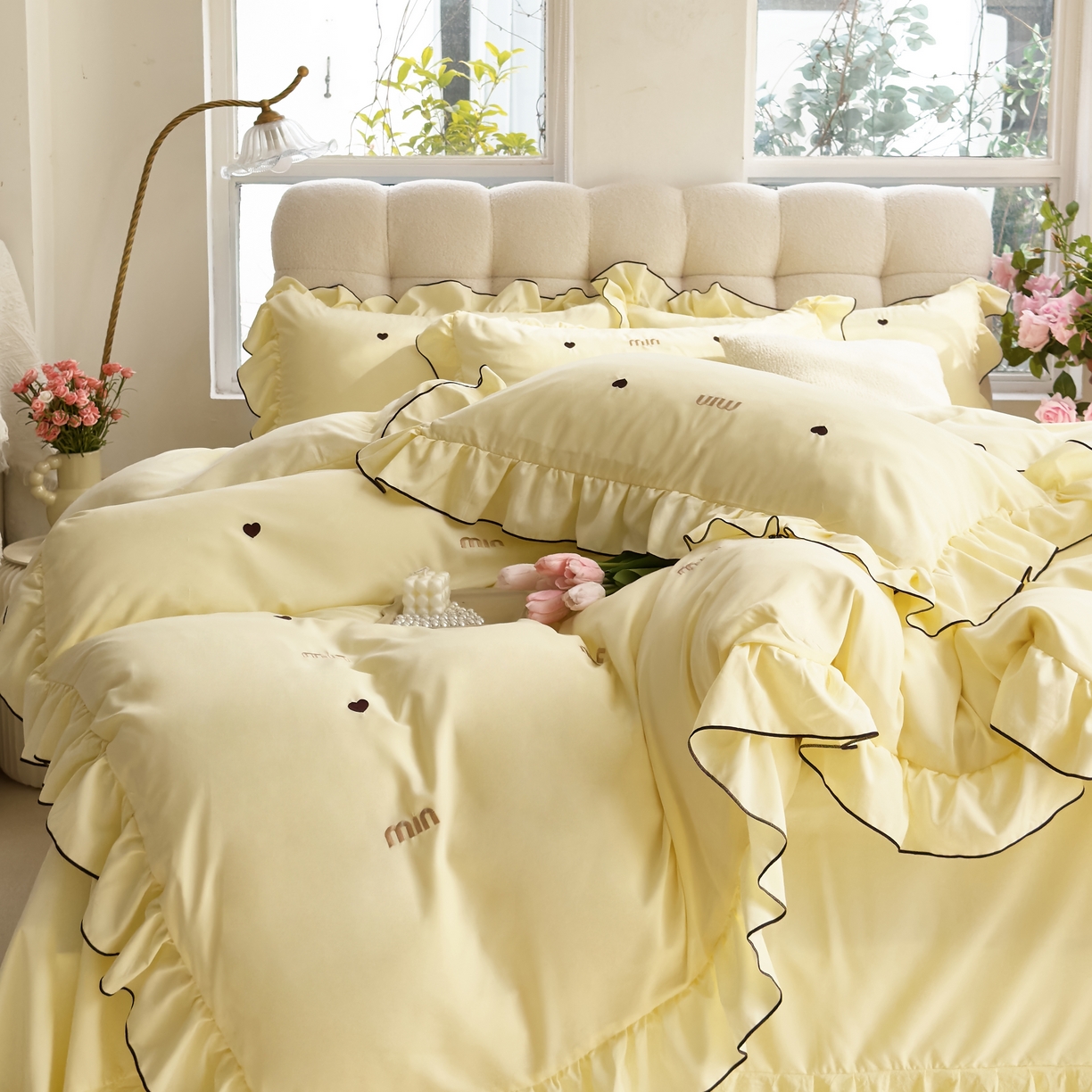 91家纺网 家纺一手货源 找家纺 梦可莱 2024新款亲肤刺绣荷叶边四件套-心灵迷恋 奶油黄