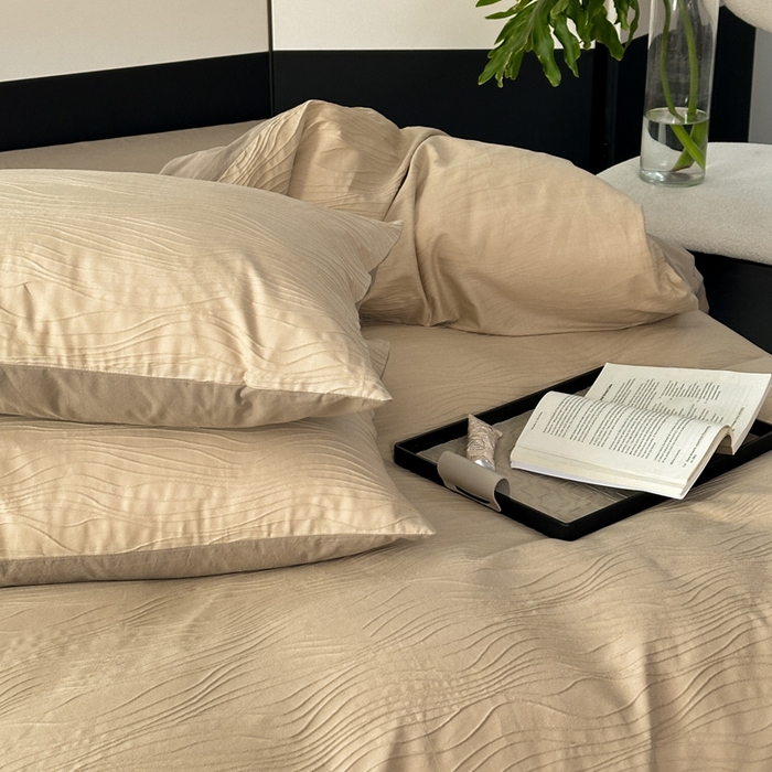 91家纺网 家纺一手货源 找家纺 雅居纺家纺 2024新款全棉线条提花四件套-线条  线条-卡其