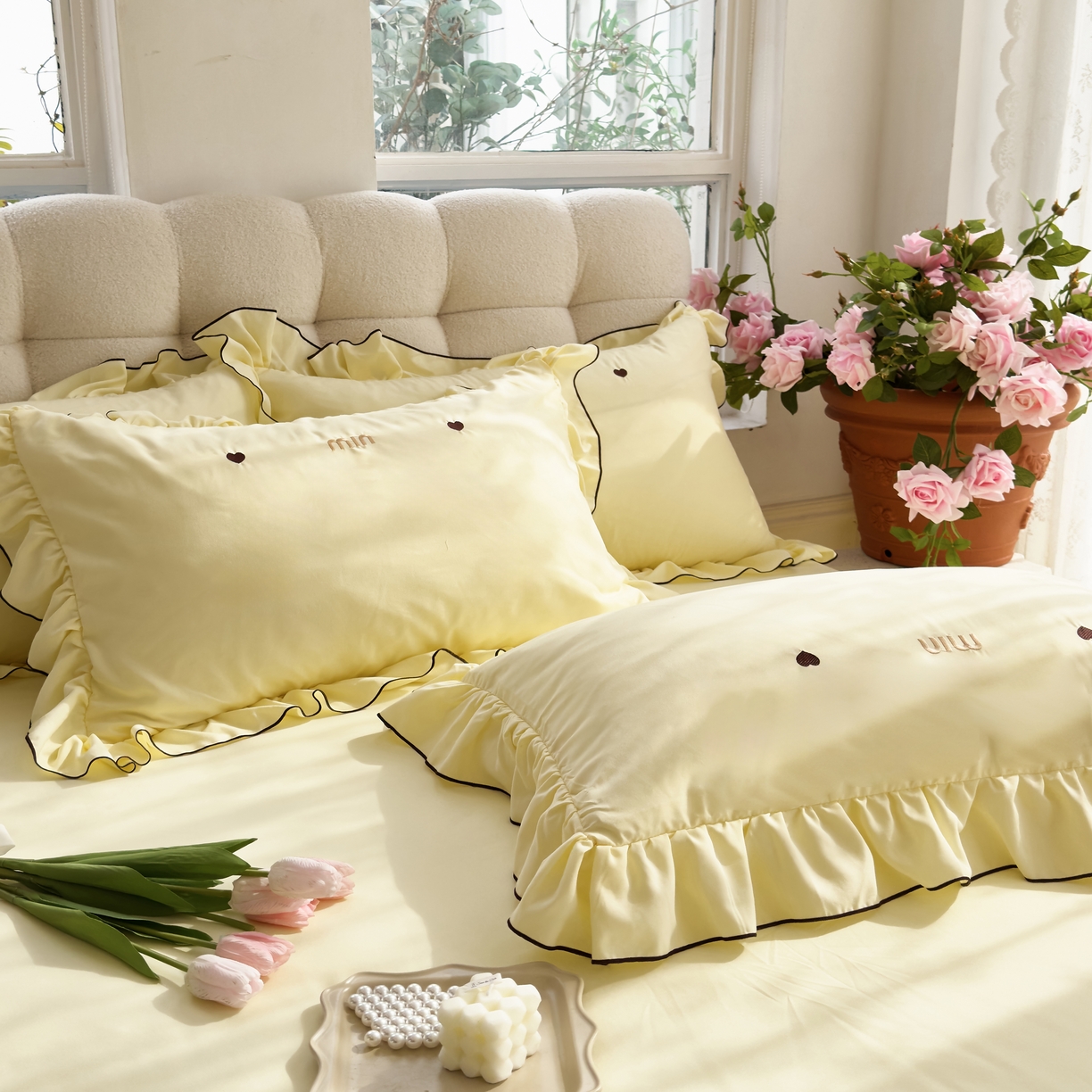 91家纺网 家纺一手货源 找家纺 梦可莱 2024新款亲肤刺绣荷叶边四件套-心灵迷恋 奶油黄
