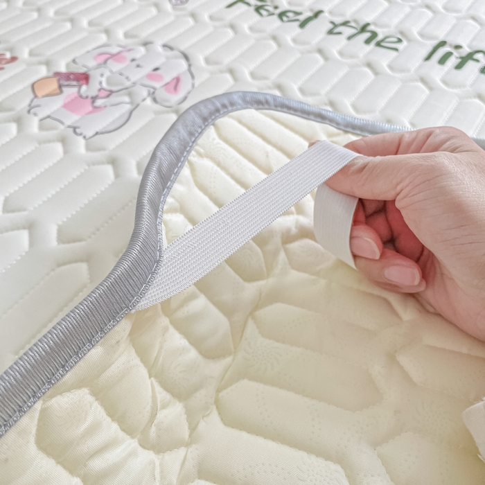 91家纺网 家纺一手货源 找家纺 柒月家居 2024新款贴身舒适厚度0.5小清新乳胶凉席 彩色蘑菇