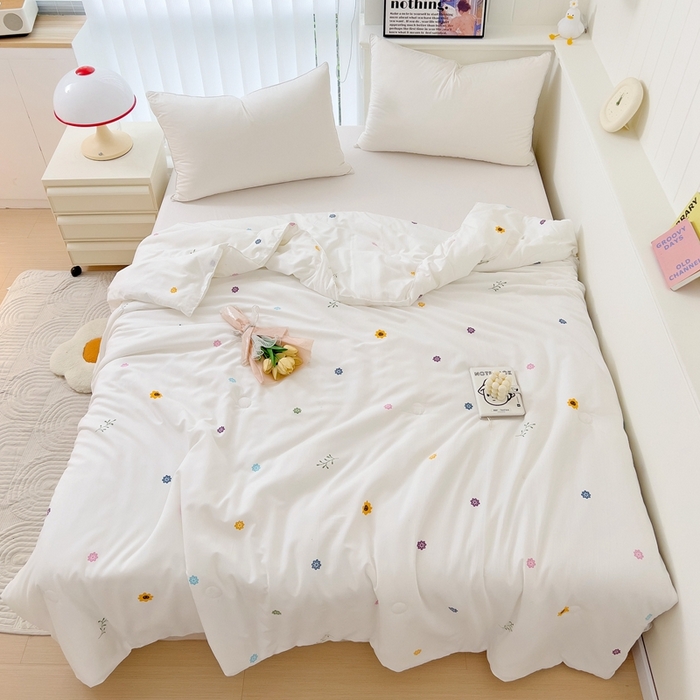 91家纺网 家纺一手货源 找家纺 春光里 2024新款萌趣夏被夏凉被被子被芯 缤纷